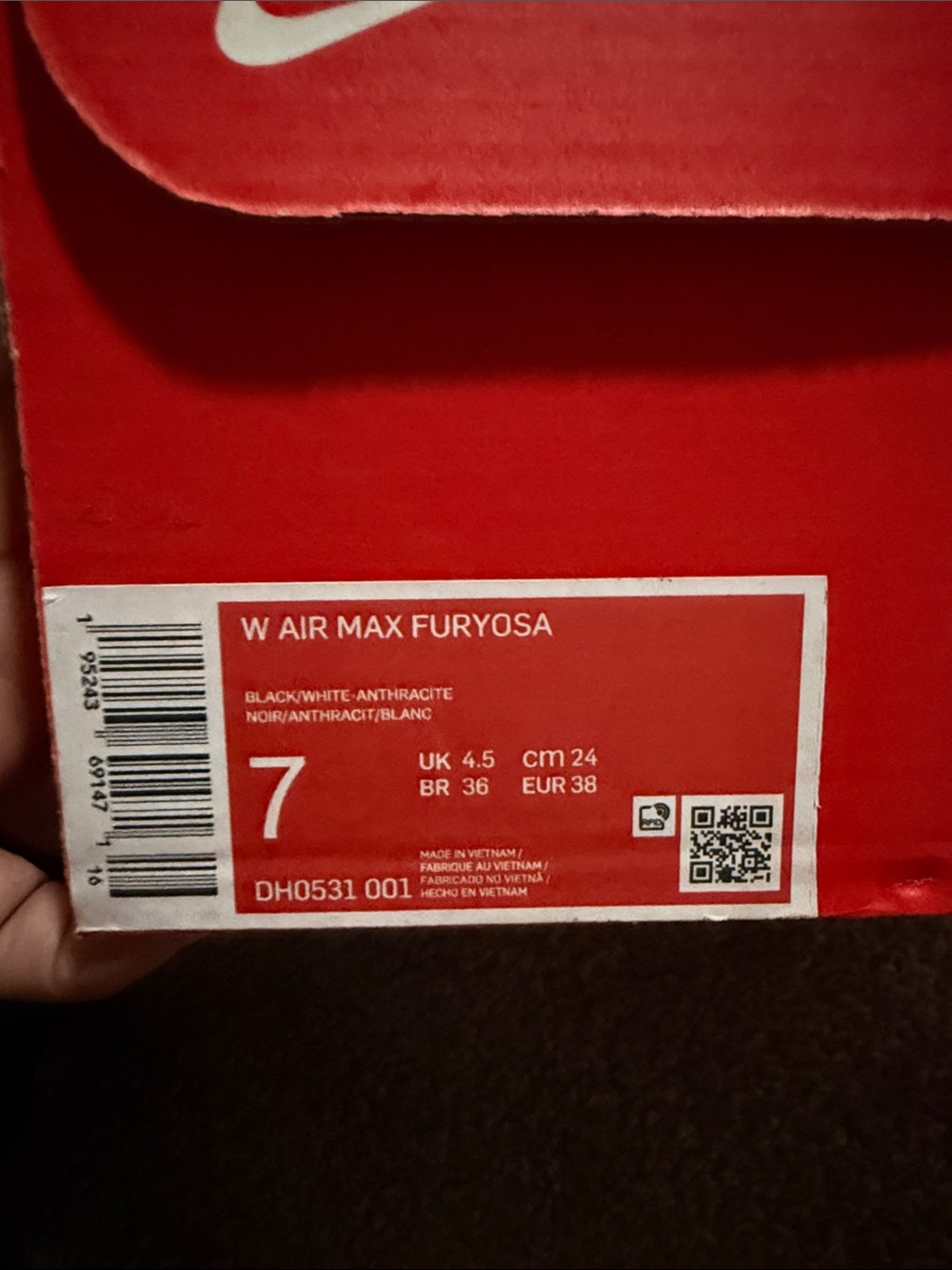Nike Women's Black and Red Low-Top Sneakers - Picture 2 of 5